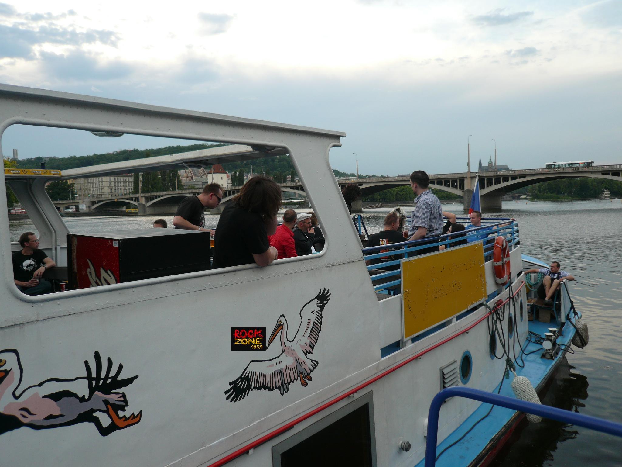 Rybičky 48 si zaplavou na Vltavě, vystoupí na parníku rádia RockZone